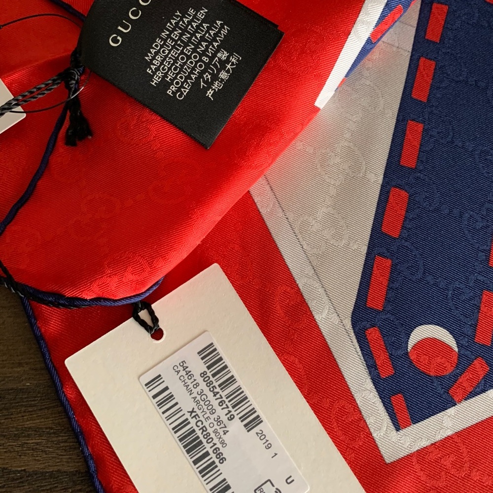 NEW GUCCI SCARF 90X90 100% SILK MADE IN ITALY - Picture 8 of 8